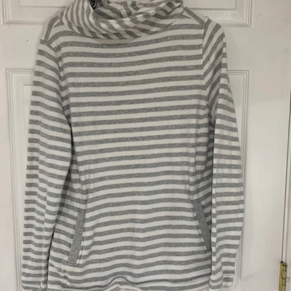 Vineyard vines pullover